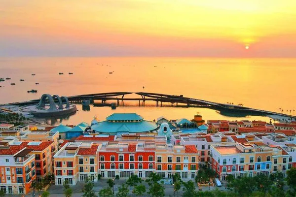 How to Travel from Phu Quoc Airport to Sunset Town Easily